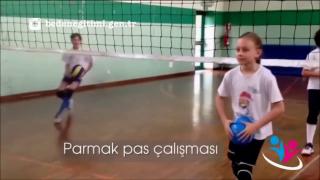 Voleybolda parmak pas çalışmaları