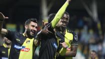 İstanbulspor 3 puanı 3 golle aldı