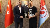 Trabzonspor'dan Marek Hamsik'e teşekkür plaketi