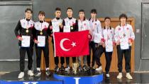 Milli eskrimciler, Gürcistan'da 2 madalya kazandı