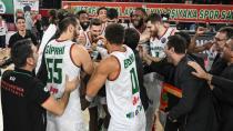 Pınar Karşıyaka averajla lider oldu