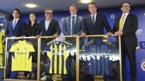 Fenerbahçe'de imzalar atıldı